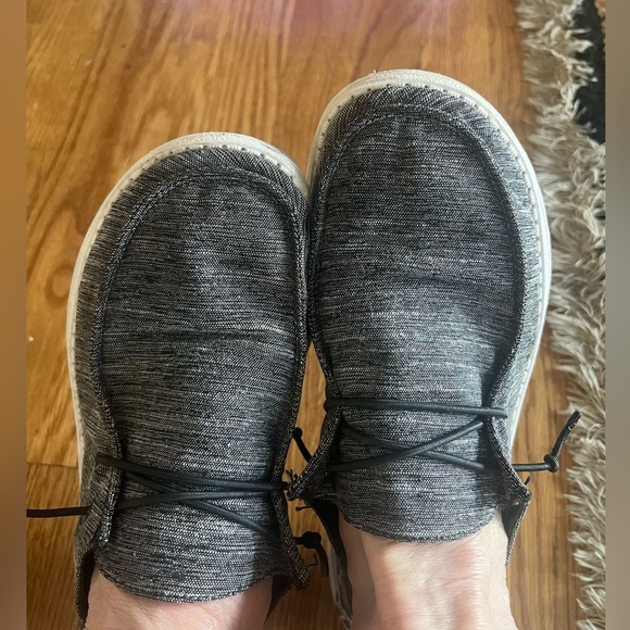 Hey dude, ladies, shoe size 10 very good condition gray animal print heel - Picture 3 of 12